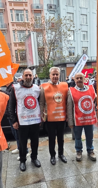 Her yıl olduğu gibi bu yılda 1mayıs’ı olmamız gereken yerde Taksim’de kutladık.